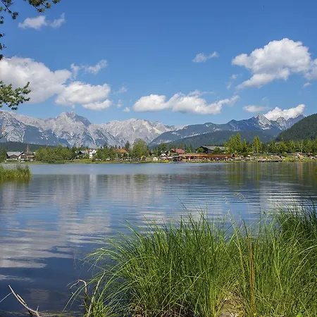 Suedtiroler Stube Апартаменти *