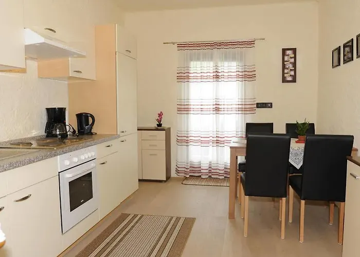 Suedtiroler Stube Апартаменты *